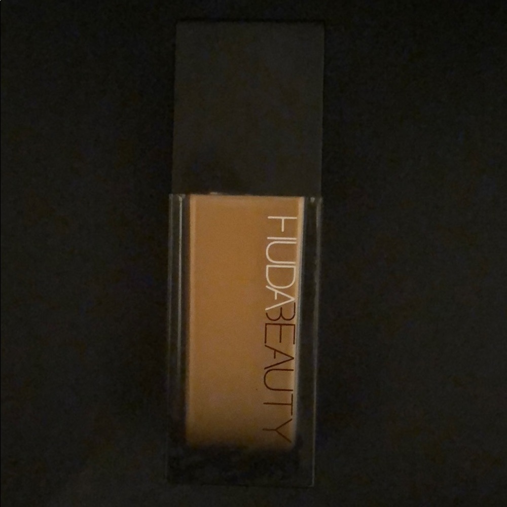 Huda Beauty Faux Filter 320G  foundation